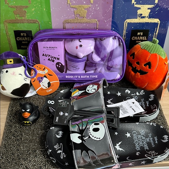 NWT 9 piece bundle Squishmallows, Ulta 5 piece bath set, slides & Batman duckie - Picture 1 of 17